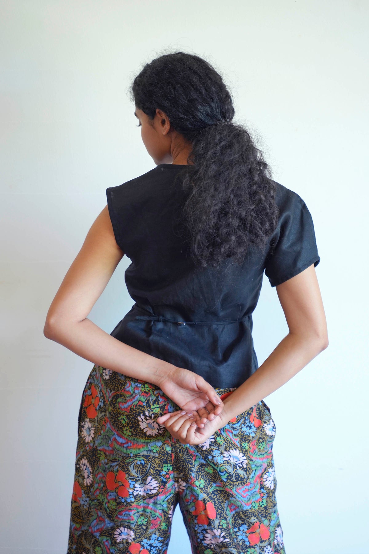 Shi Shi Blouse, in Black